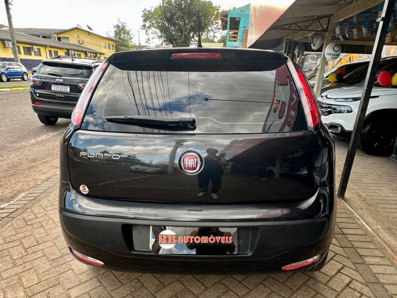 FIAT - PUNTO - 2013/2014 - Preta - R$ 41.900,00