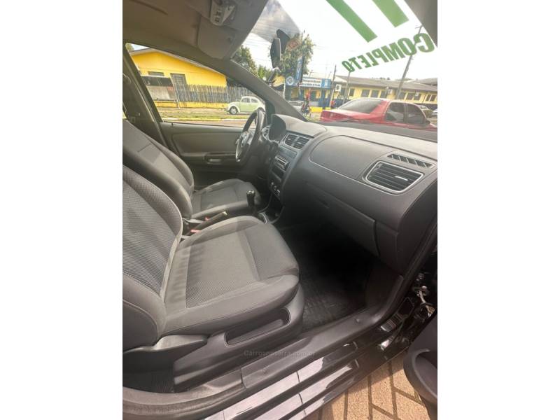VOLKSWAGEN - FOX - 2011/2011 - Preta - R$ 34.900,00
