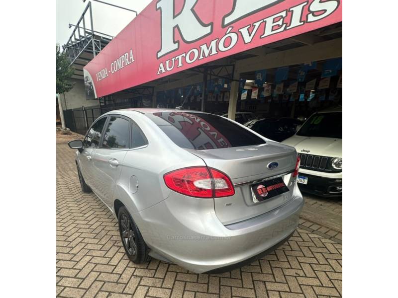 FORD - FIESTA - 2011/2011 - Cinza - R$ 37.900,00