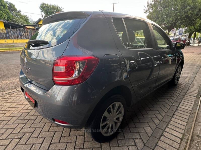 RENAULT - SANDERO - 2014/2015 - Cinza - R$ 38.900,00