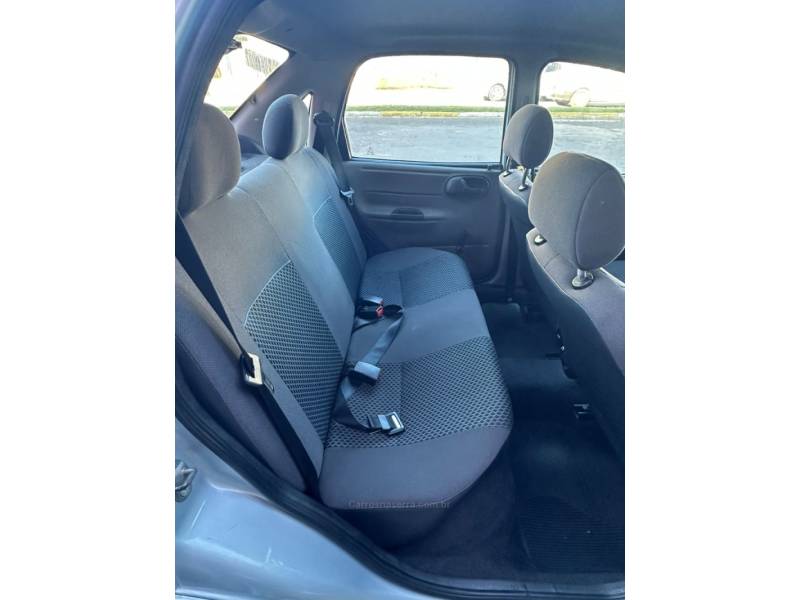 CHEVROLET - CLASSIC - 2012/2012 - Prata - R$ 27.900,00