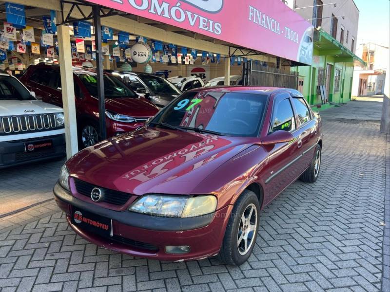 CHEVROLET - VECTRA - 1997/1997 - Vermelha - R$ 17.900,00