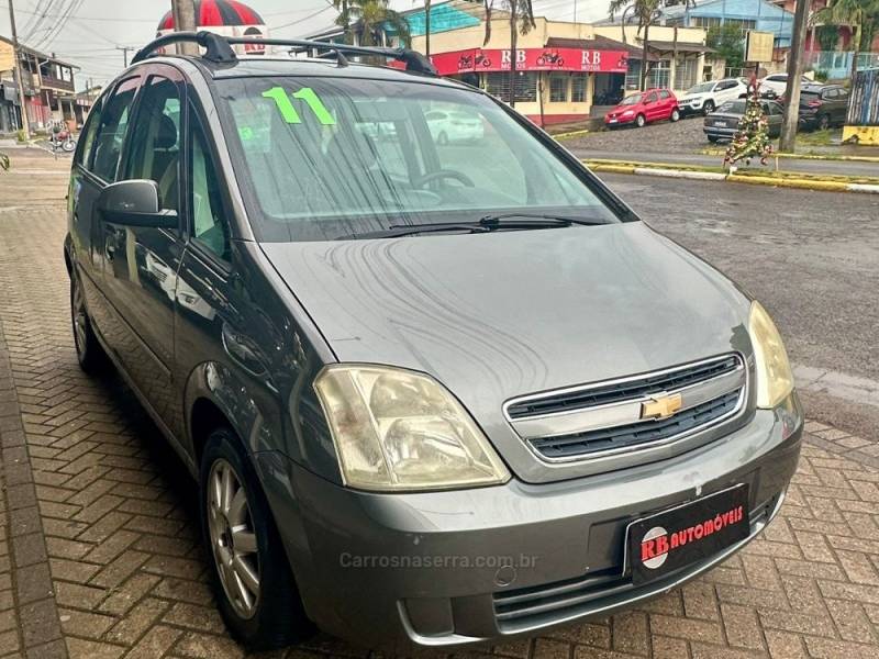 CHEVROLET - MERIVA - 2011/2011 - Cinza - R$ 35.900,00