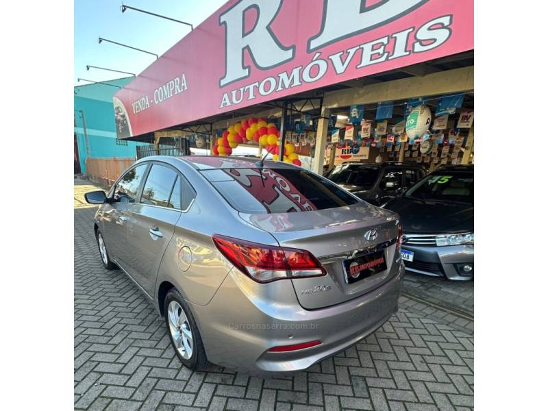 HYUNDAI - HB20S - 2018/2018 - Prata - R$ 72.900,00