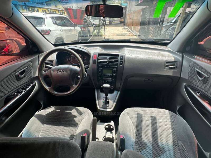 HYUNDAI - TUCSON - 2011/2011 - Prata - R$ 46.900,00