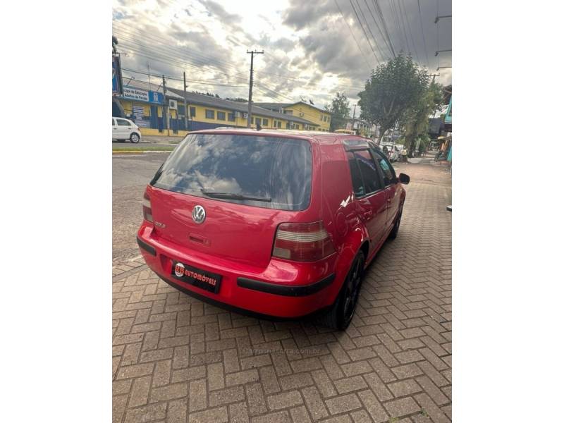 VOLKSWAGEN - GOLF - 2002/2002 - Vermelha - R$ 27.900,00