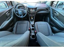 CHEVROLET - TRACKER - 2018/2019 - Prata - R$ 87.900,00
