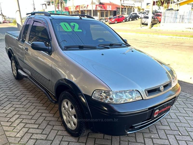 FIAT - STRADA - 2002/2002 - Cinza - R$ 28.900,00