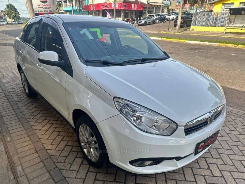 FIAT - GRAND SIENA - 2016/2017 - Branca - R$ 46.900,00