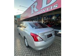 NISSAN - VERSA - 2013/2013 - Prata - R$ 45.900,00