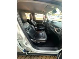 JEEP - RENEGADE - 2015/2016 - Branca - R$ 67.900,00