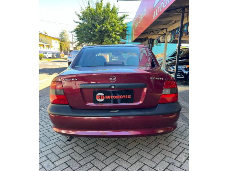 CHEVROLET - VECTRA - 1997/1997 - Vermelha - R$ 17.900,00