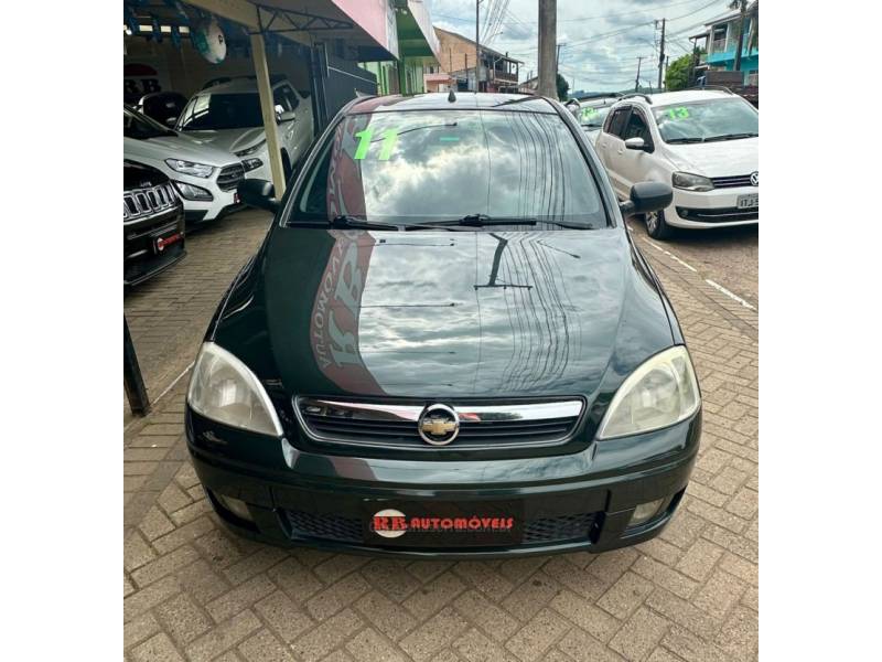 CHEVROLET - CORSA - 2011/2011 - Verde - R$ 35.900,00